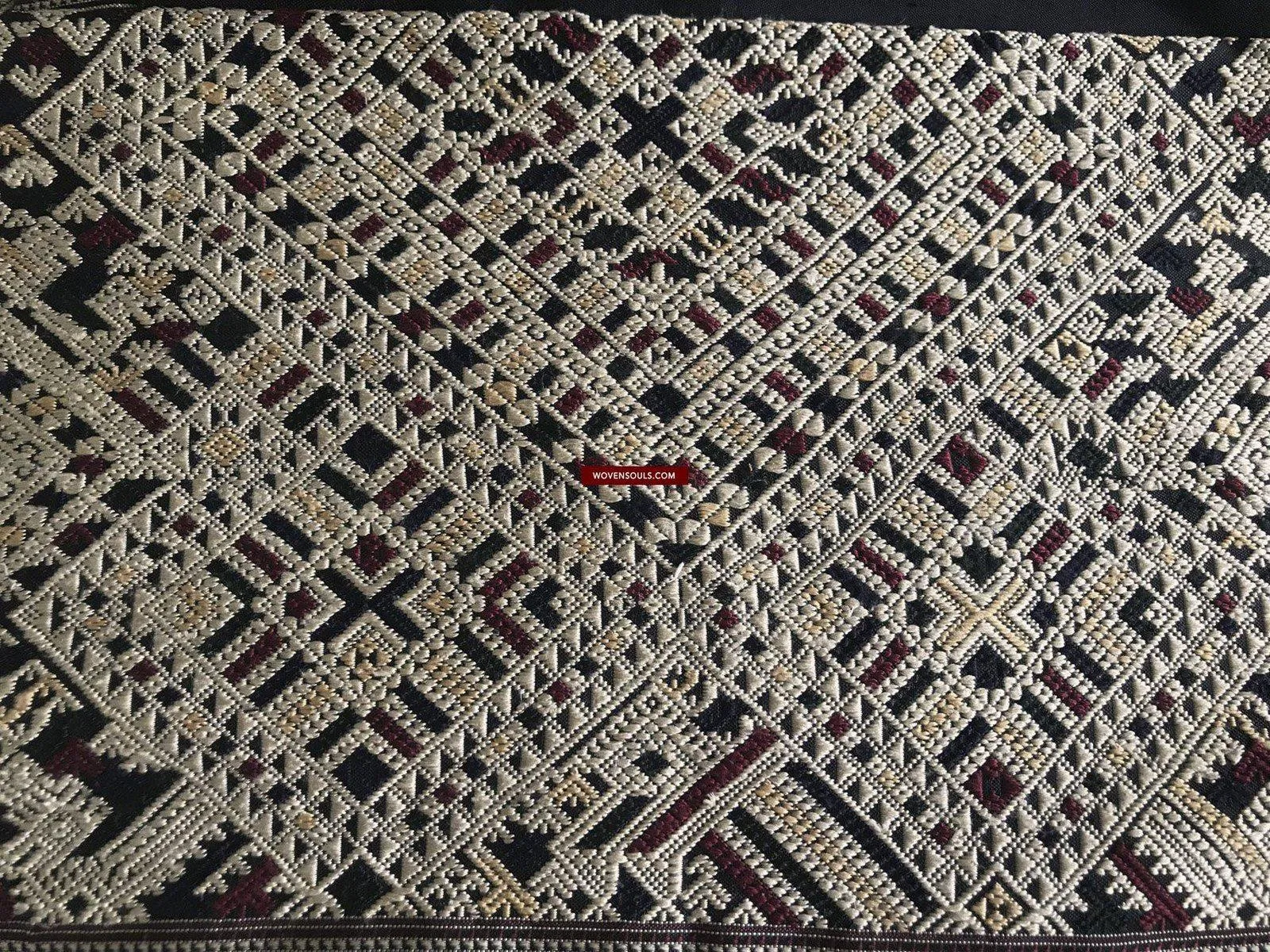 1361 Superb Laotian Silk Shawl - Weaving Textile Art from Laos