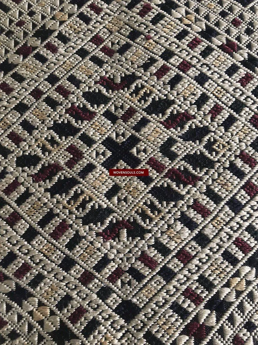 1361 Superb Laotian Silk Shawl - Weaving Textile Art from Laos
