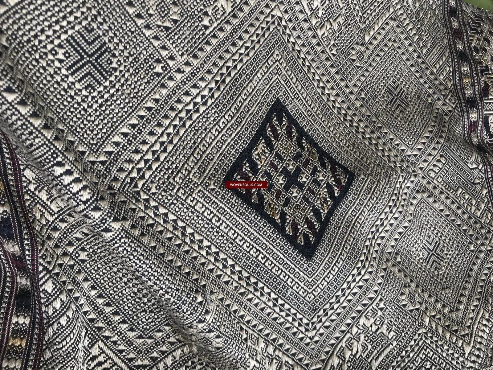 1361 Superb Laotian Silk Shawl - Weaving Textile Art from Laos