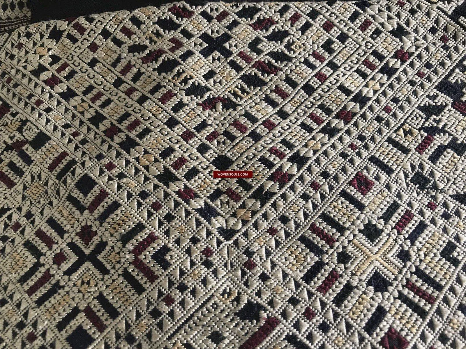 1361 Superb Laotian Silk Shawl - Weaving Textile Art from Laos