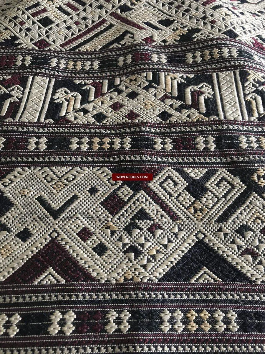 1361 Superb Laotian Silk Shawl - Weaving Textile Art from Laos