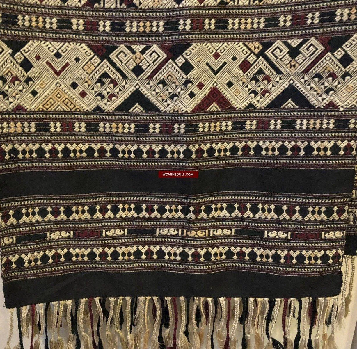 1361 Superb Laotian Silk Shawl - Weaving Textile Art from Laos
