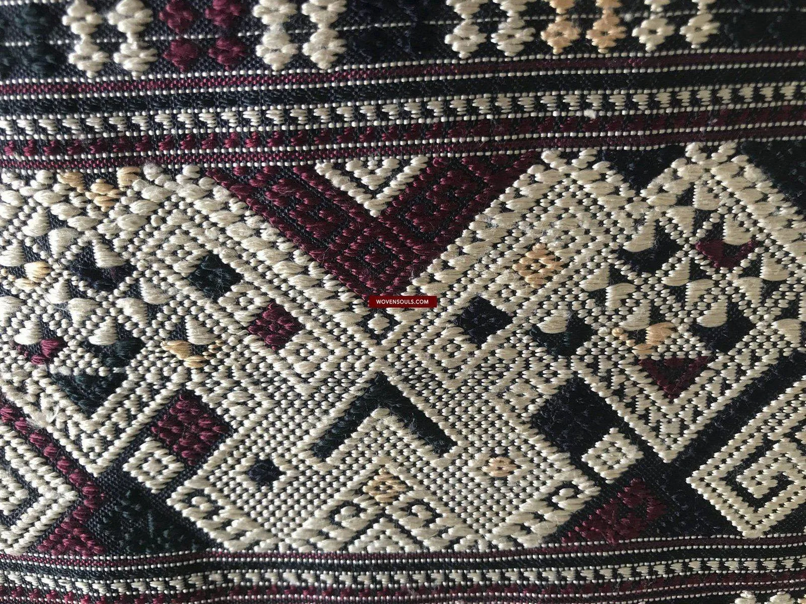 1361 Superb Laotian Silk Shawl - Weaving Textile Art from Laos