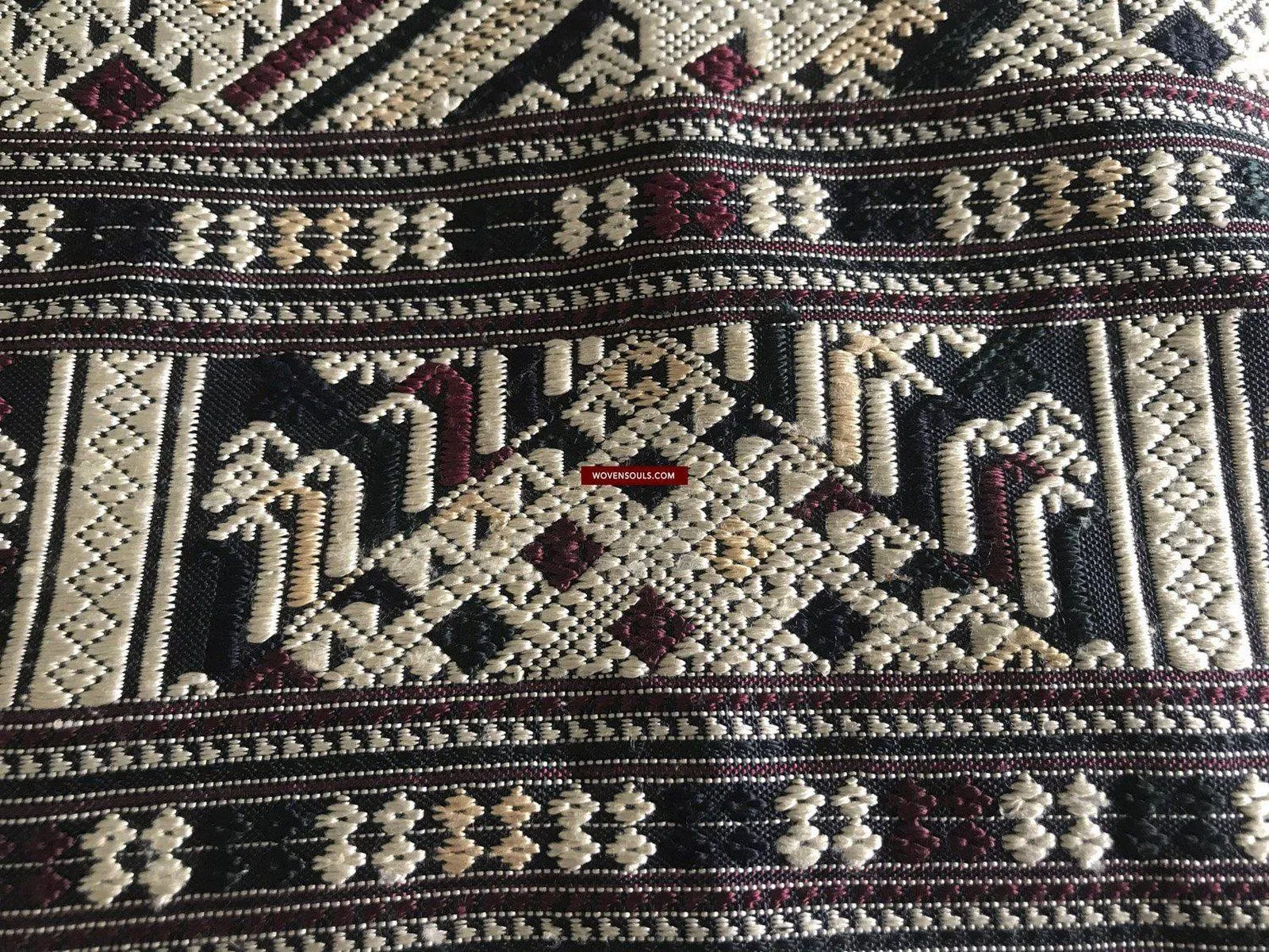 1361 Superb Laotian Silk Shawl - Weaving Textile Art from Laos