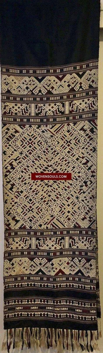 1361 Superb Laotian Silk Shawl - Weaving Textile Art from Laos