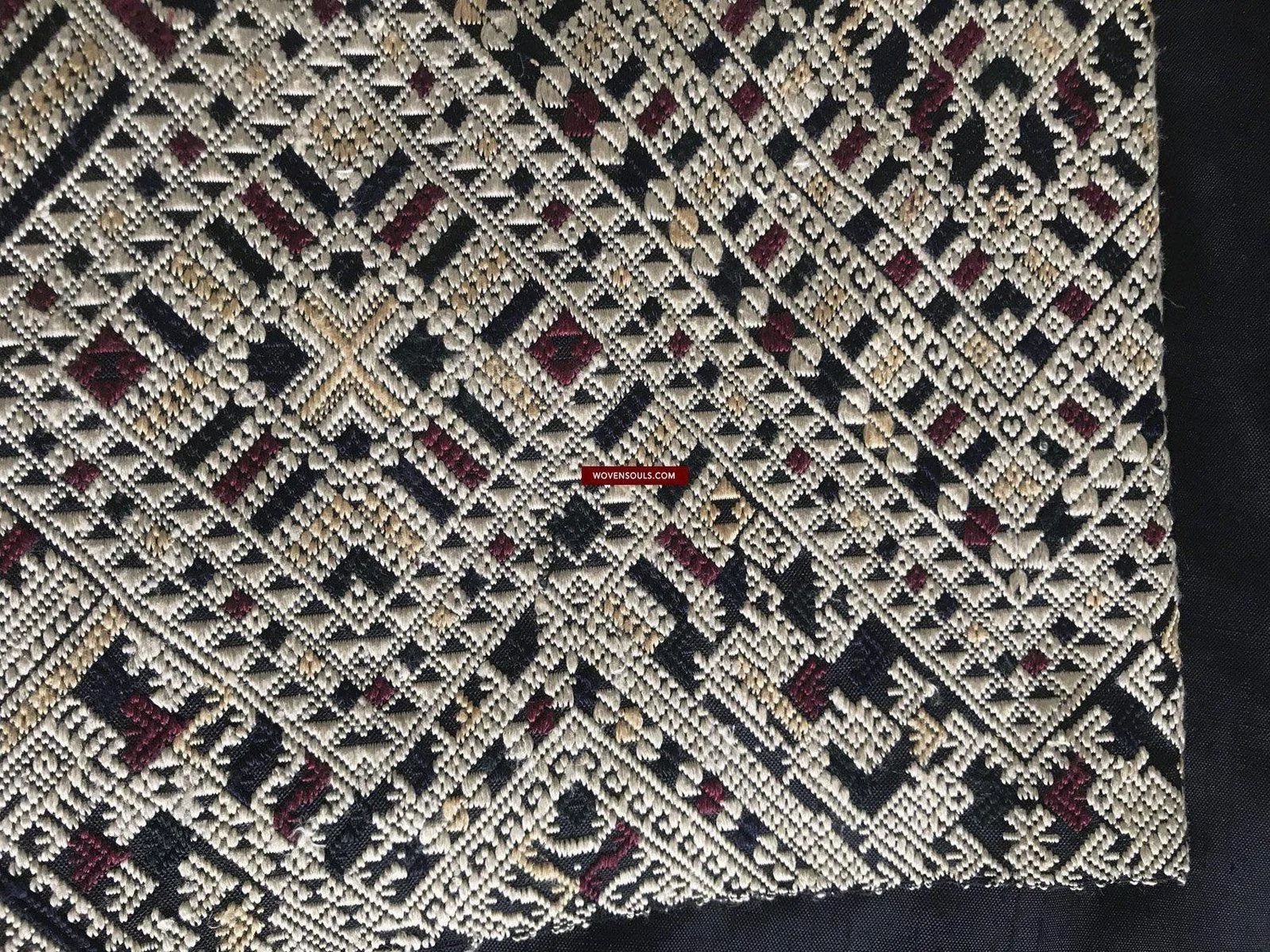 1361 Superb Laotian Silk Shawl - Weaving Textile Art from Laos