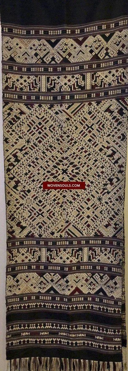 1361 Superb Laotian Silk Shawl - Weaving Textile Art from Laos