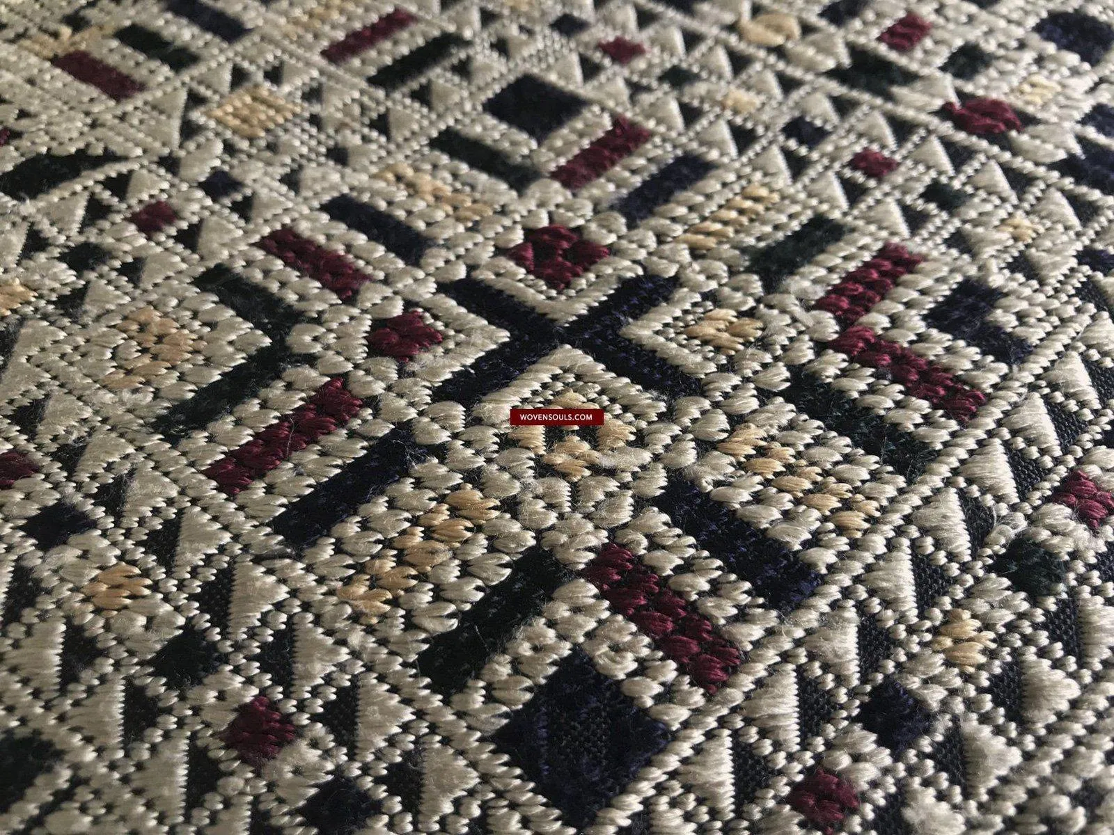 1361 Superb Laotian Silk Shawl - Weaving Textile Art from Laos