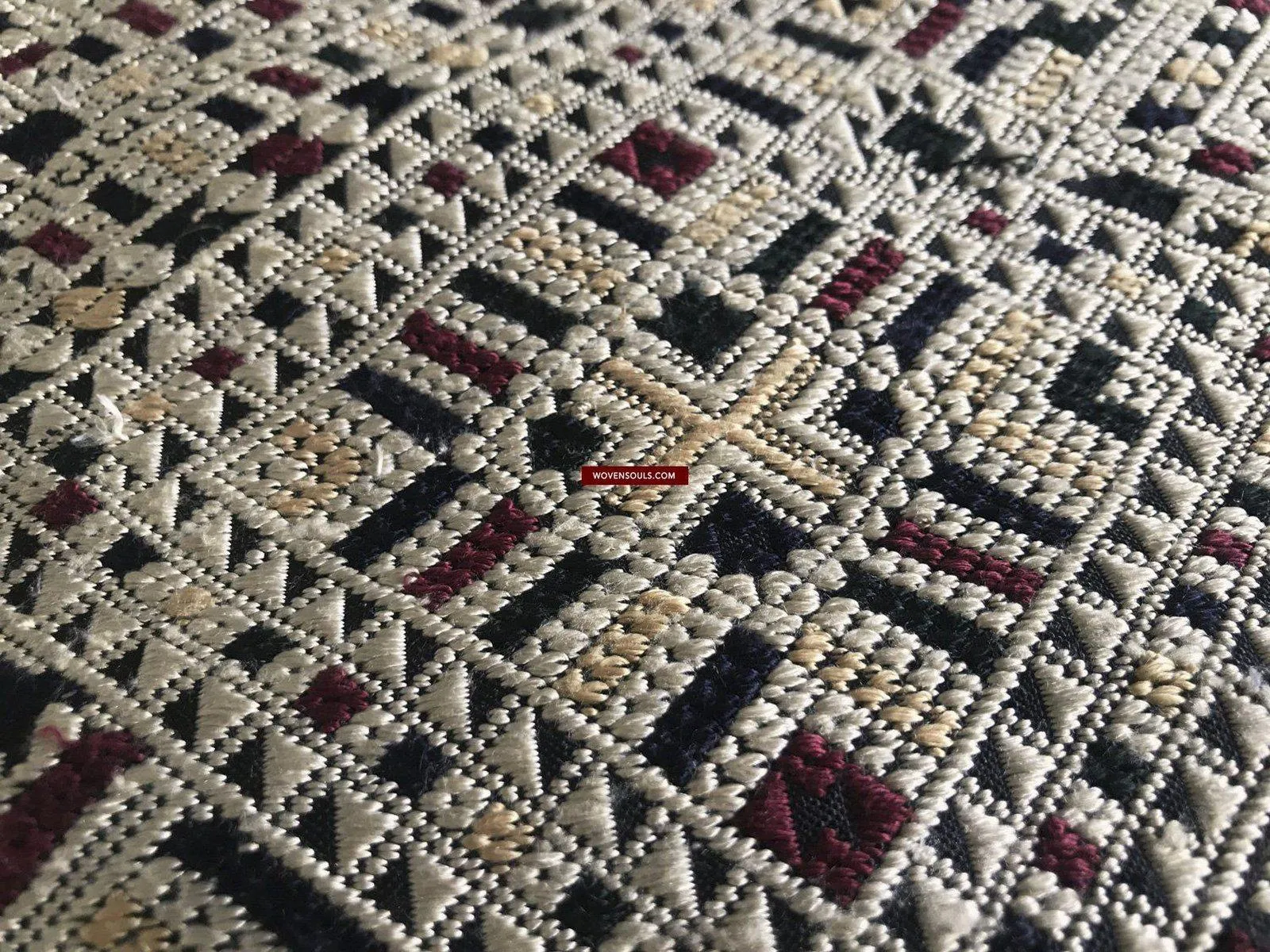 1361 Superb Laotian Silk Shawl - Weaving Textile Art from Laos