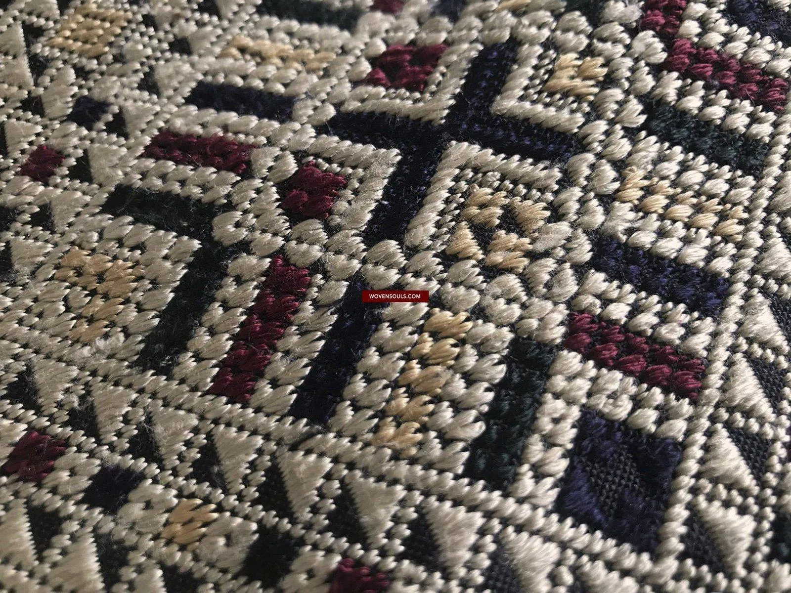 1361 Superb Laotian Silk Shawl - Weaving Textile Art from Laos