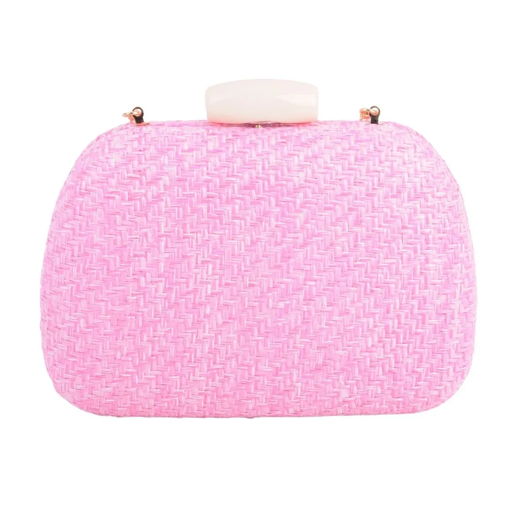1505 - Elegant Clutch Bag: Fashionable Statement Accessory