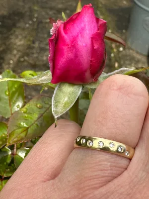 18ct yellow gold scattered 0.08ct diamond comfort court ring