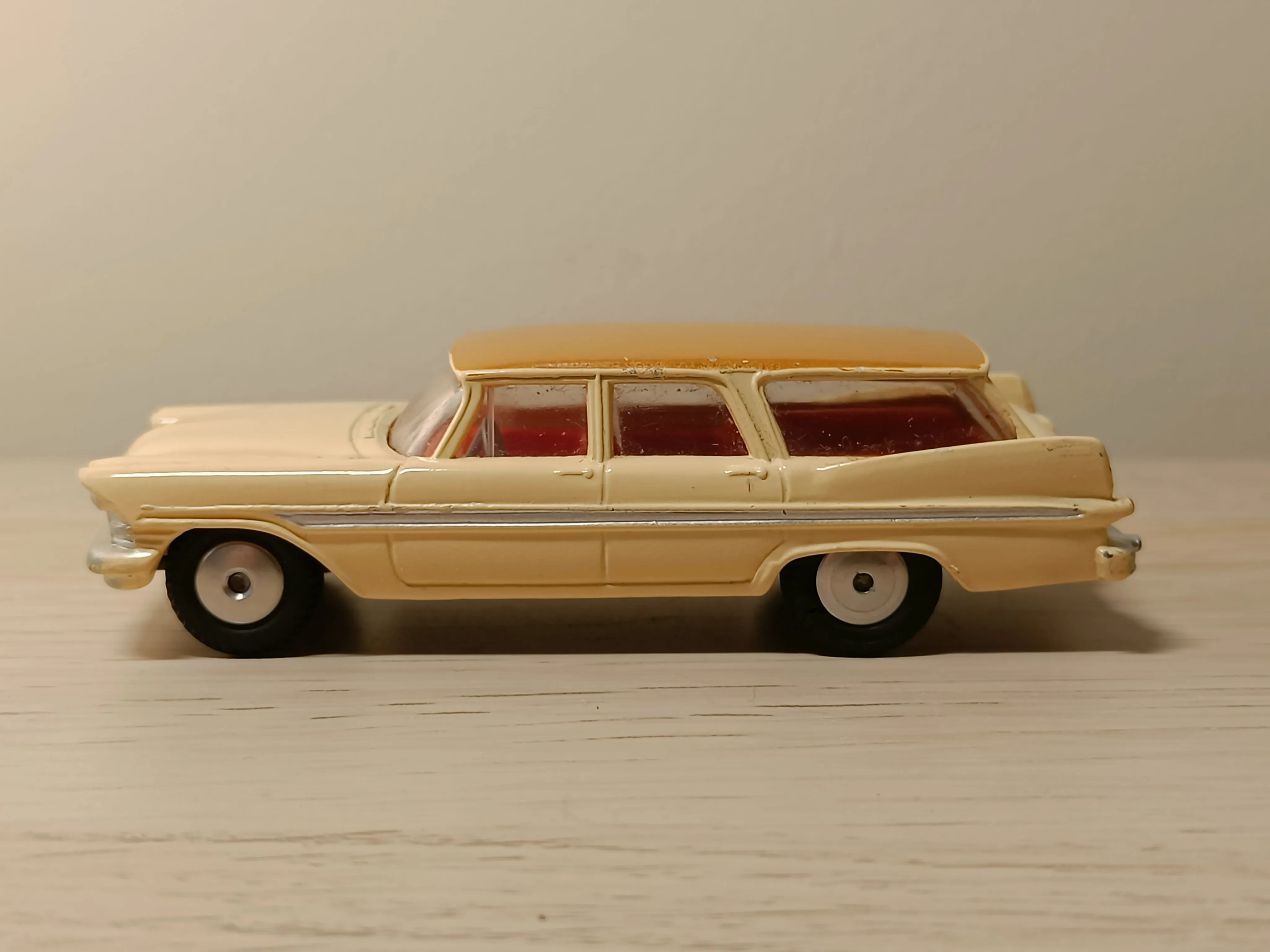 219 Plymouth Suburban Station Wagon (grey base)   original box