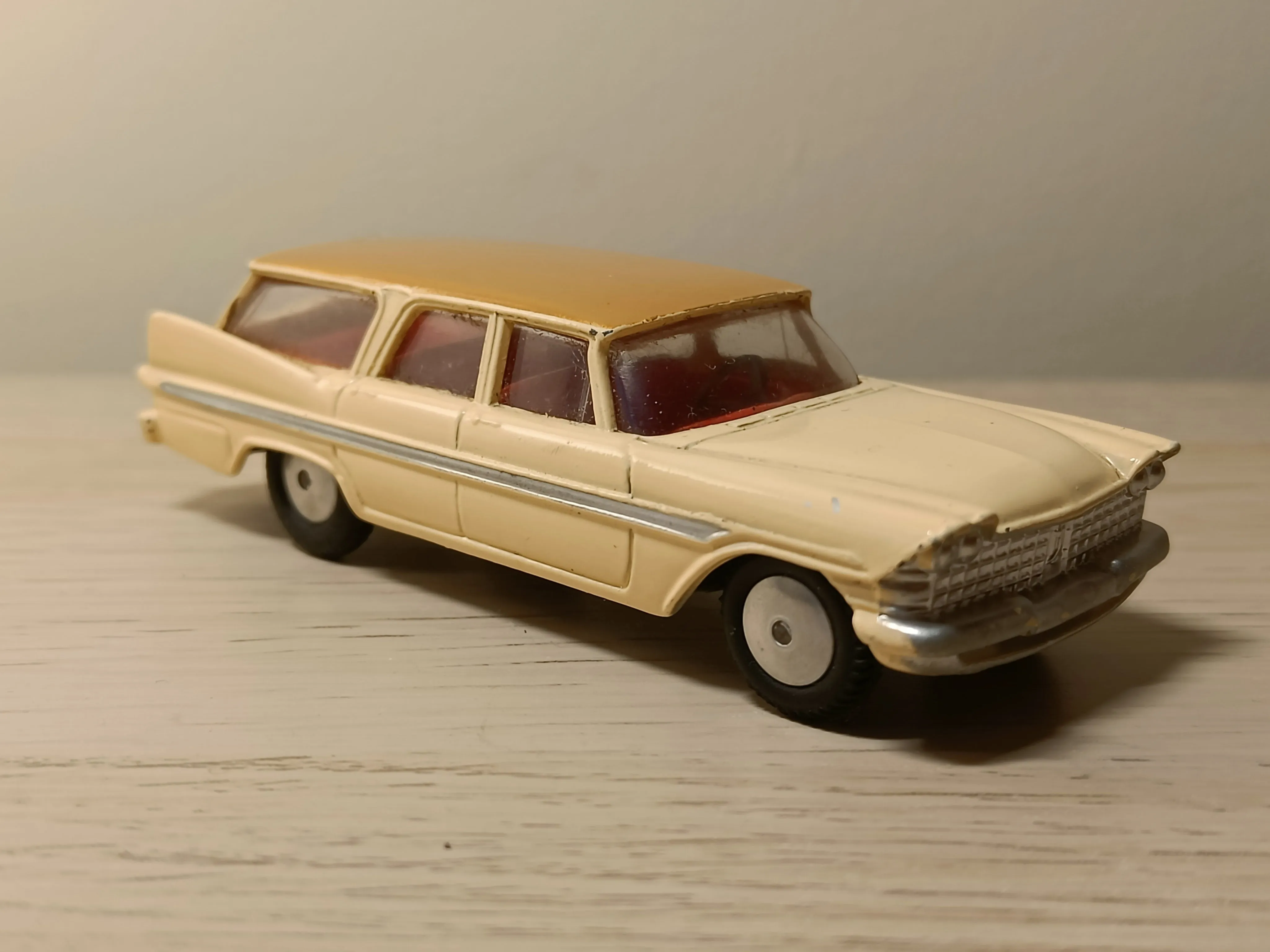 219 Plymouth Suburban Station Wagon (grey base)   original box