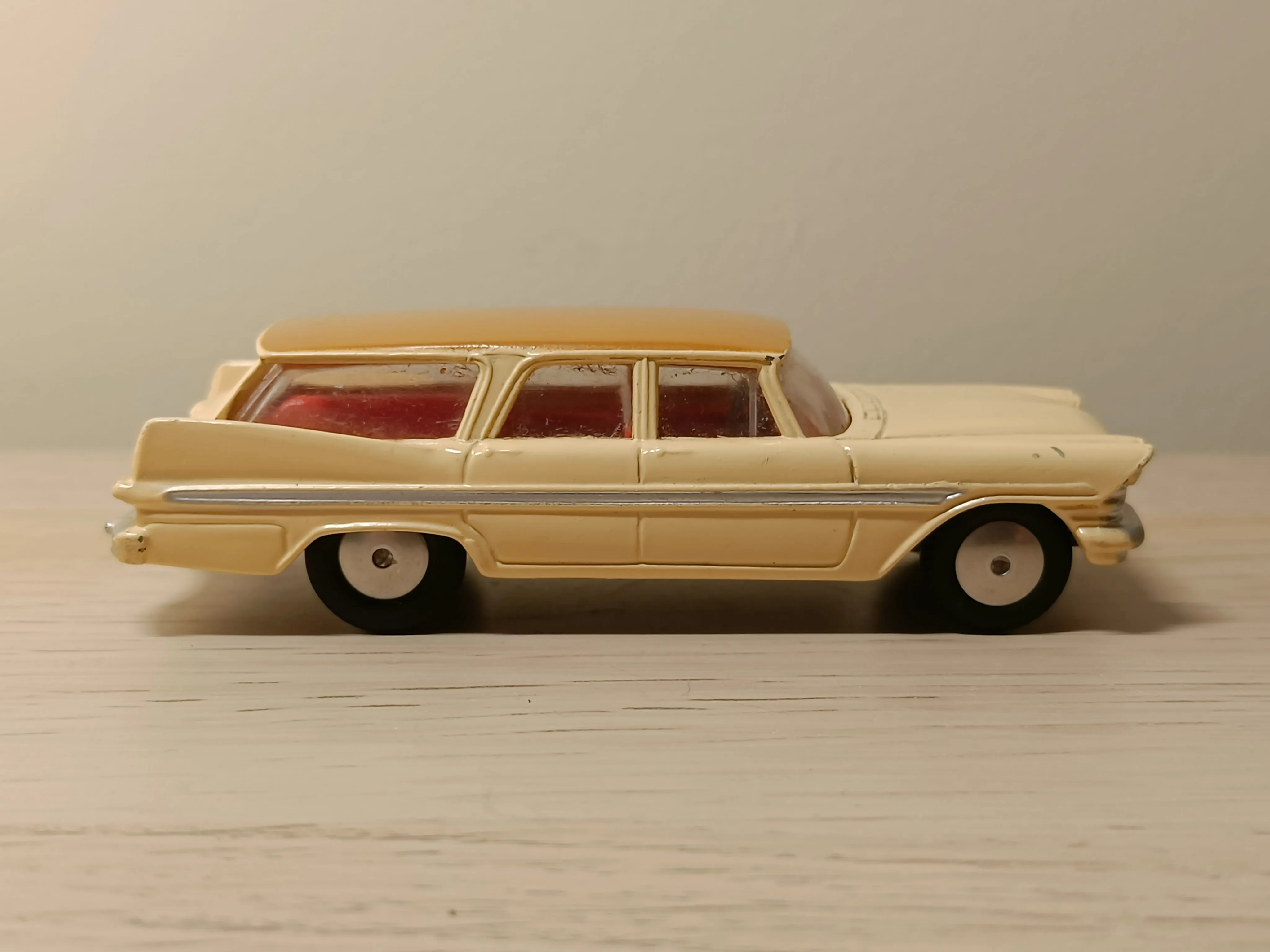 219 Plymouth Suburban Station Wagon (grey base)   original box