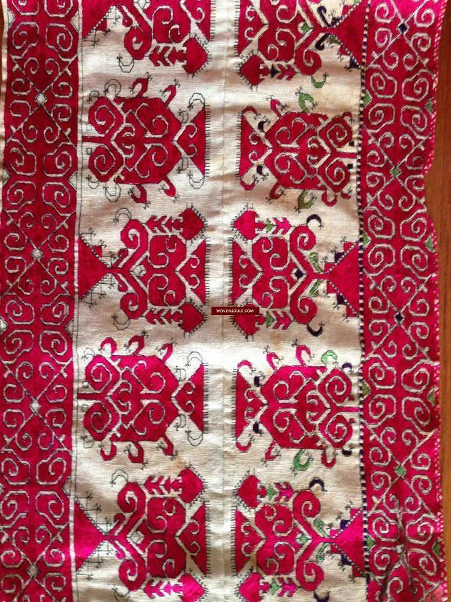 773 Superb Swat Valley Embroidered Shawl / Stole