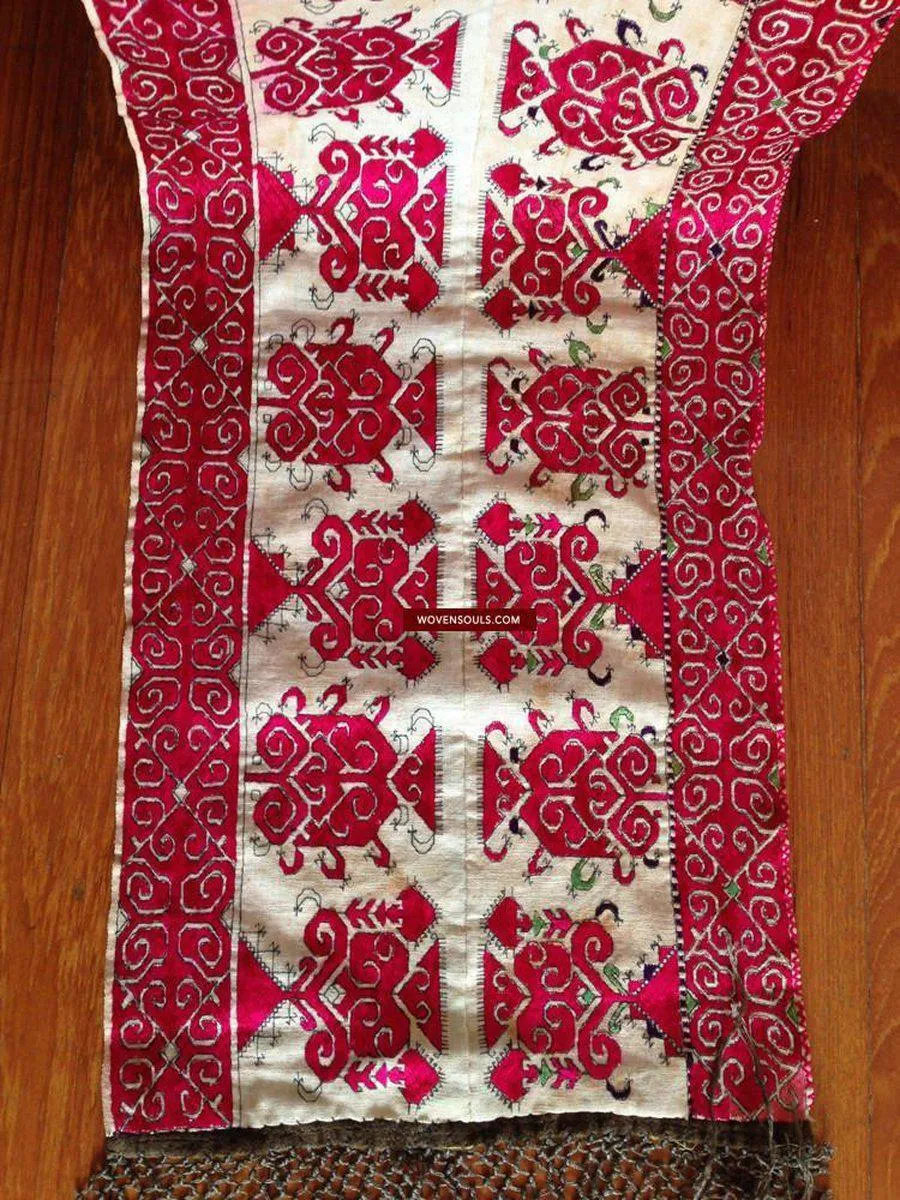 773 Superb Swat Valley Embroidered Shawl / Stole