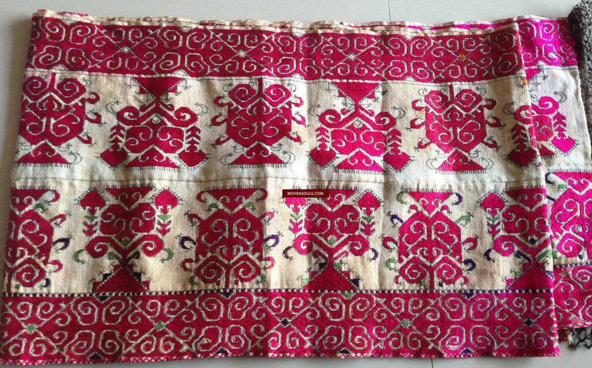 773 Superb Swat Valley Embroidered Shawl / Stole