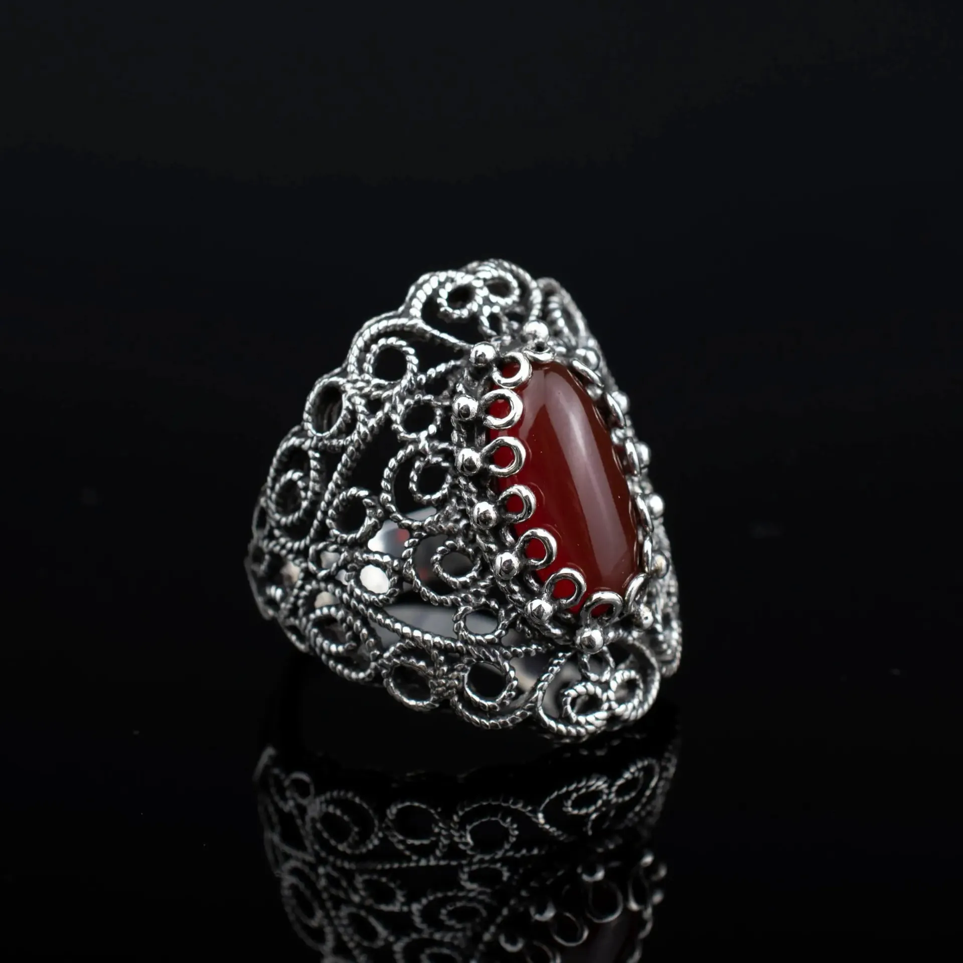 Carnelian Gemstone Silver Ring - Filigree Art Lace Detail, Carnelian Gemstone, Handcrafted Elegance, Unique Design Ring.