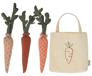 Maileg Carrots in Shopping Bag