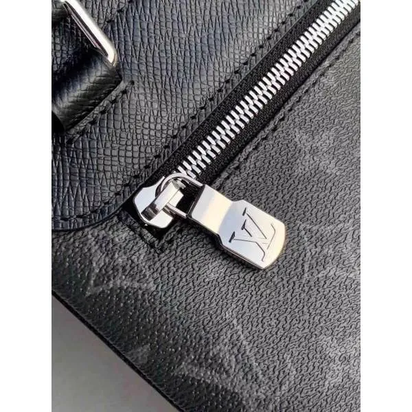 Outdoor Flap Messenger Bag M30413 Black 2020