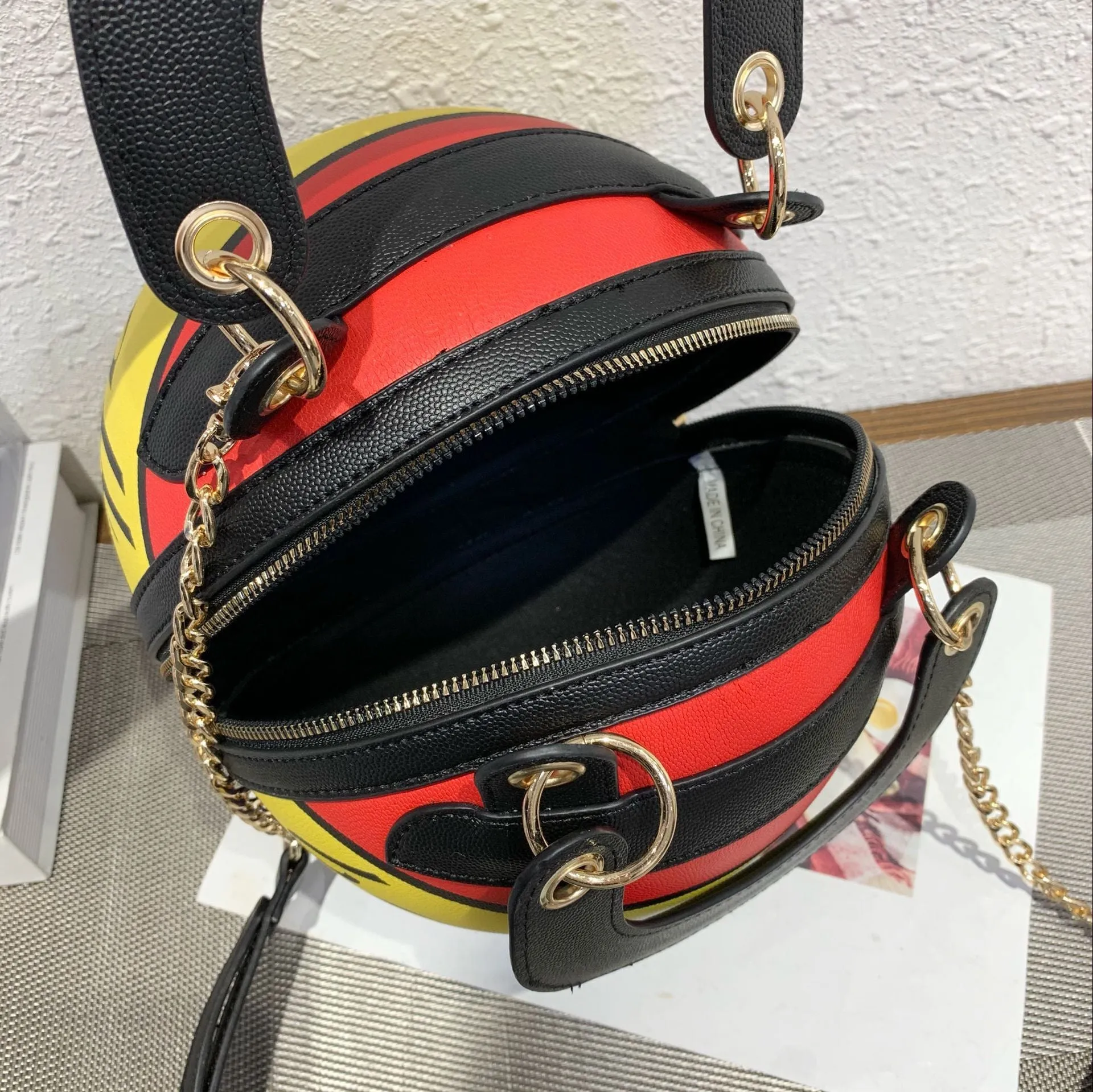 Personality Painted Graffiti Basketball Handbag F2034