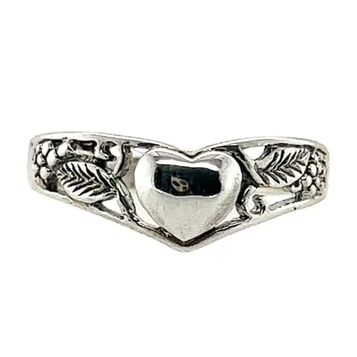 R9 Heart And Leaves Ring