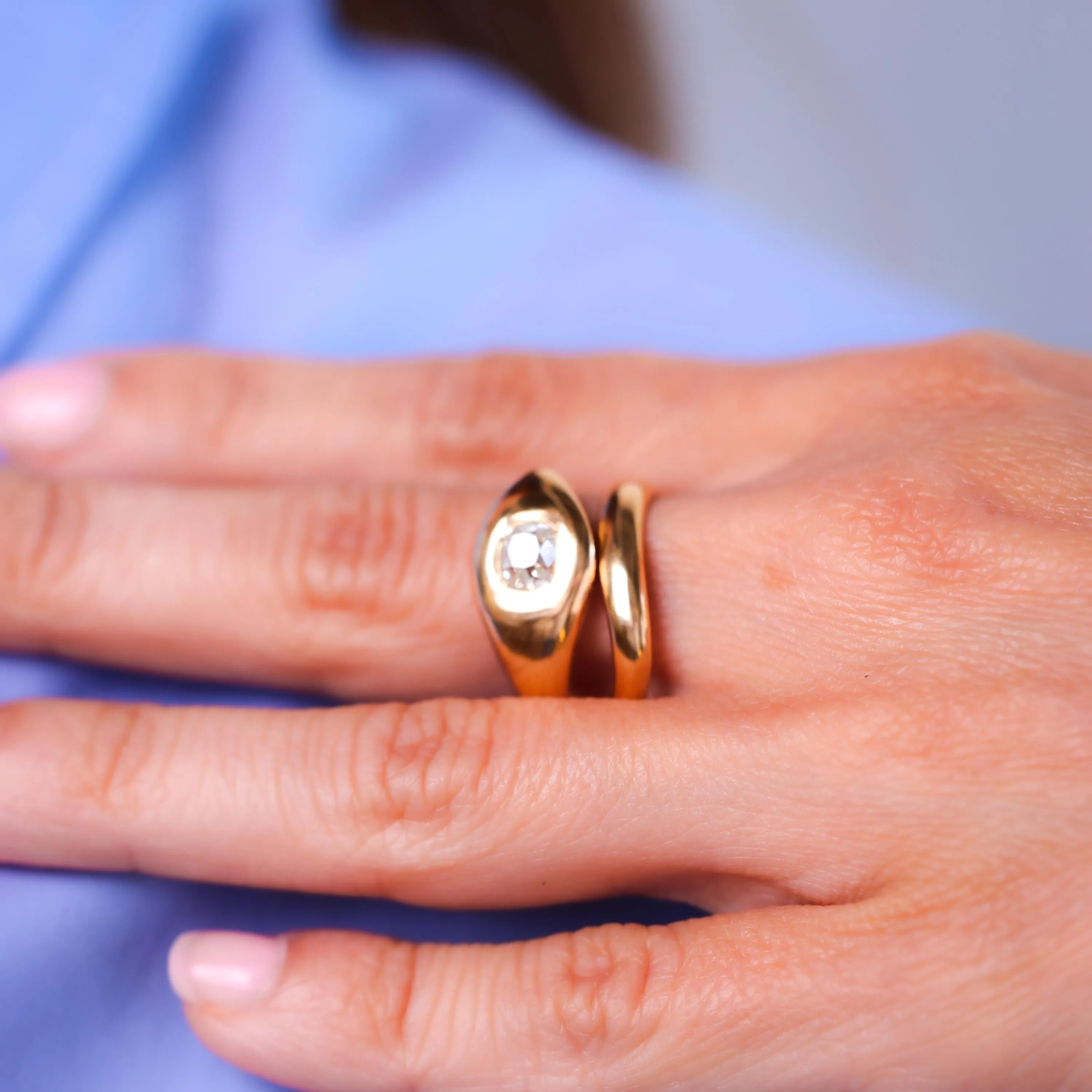 Superb vintage old mine diamond 18k yellow gold snake ring