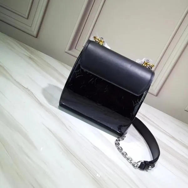 Twist Pochette Clutch Bag M90366 2019